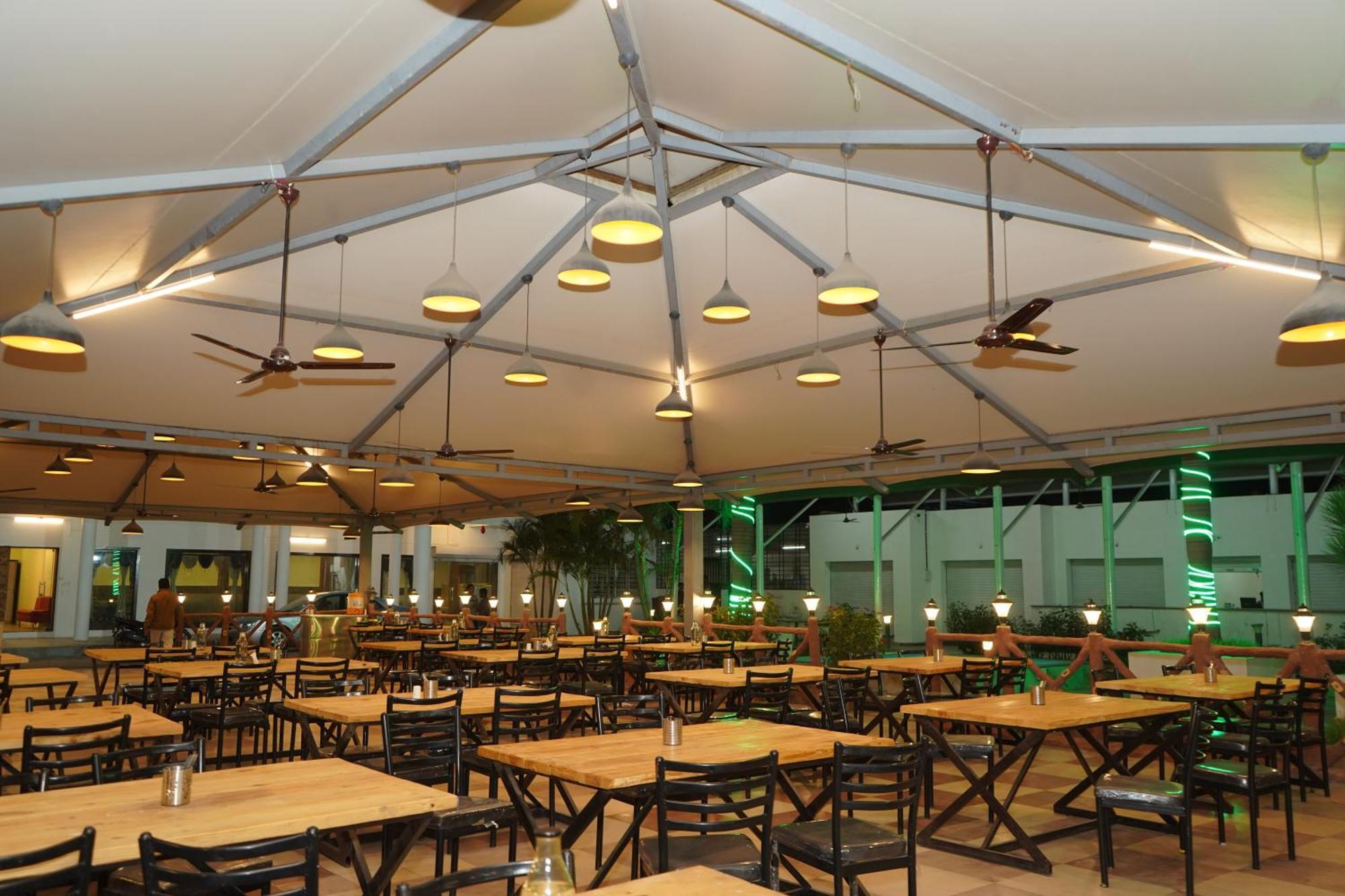 Hotel Chaitanya Lodging Supe Exterior photo
